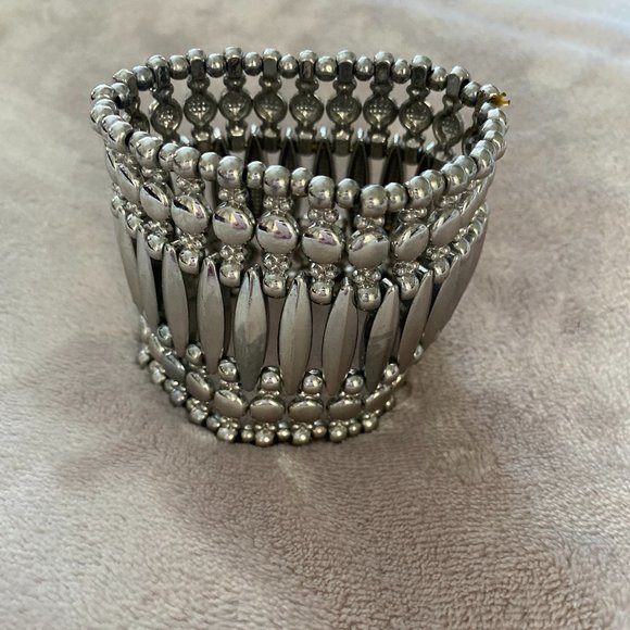 WHBM Stretch SIlver Cuff Bracelet - Picture 1 of 2